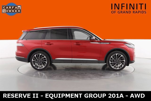 Used 2025 Lincoln Aviator Reserve w/ Equipment Group 201A image 2