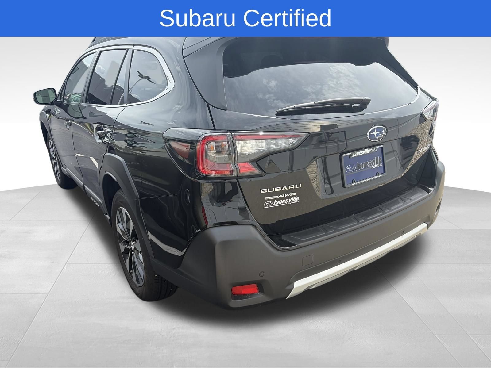 Used 2025 Subaru Outback Limited AWD/4WD image 4