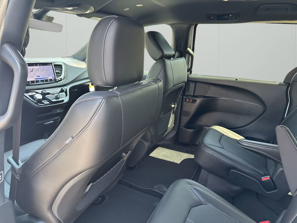 New 2026 Chrysler Voyager LX image 18