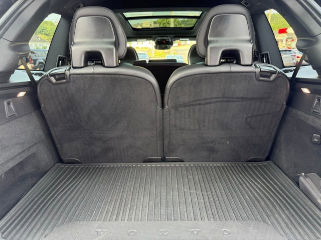 Used 2022 Volvo XC90 T8 R-Design w/ Advanced Package image 10
