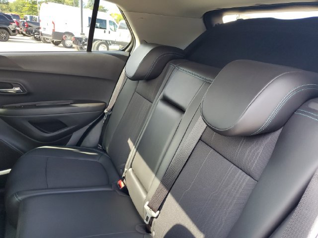Used 2015 Chevrolet Trax LT w/ LT Sun and Sound Package FWD image 30