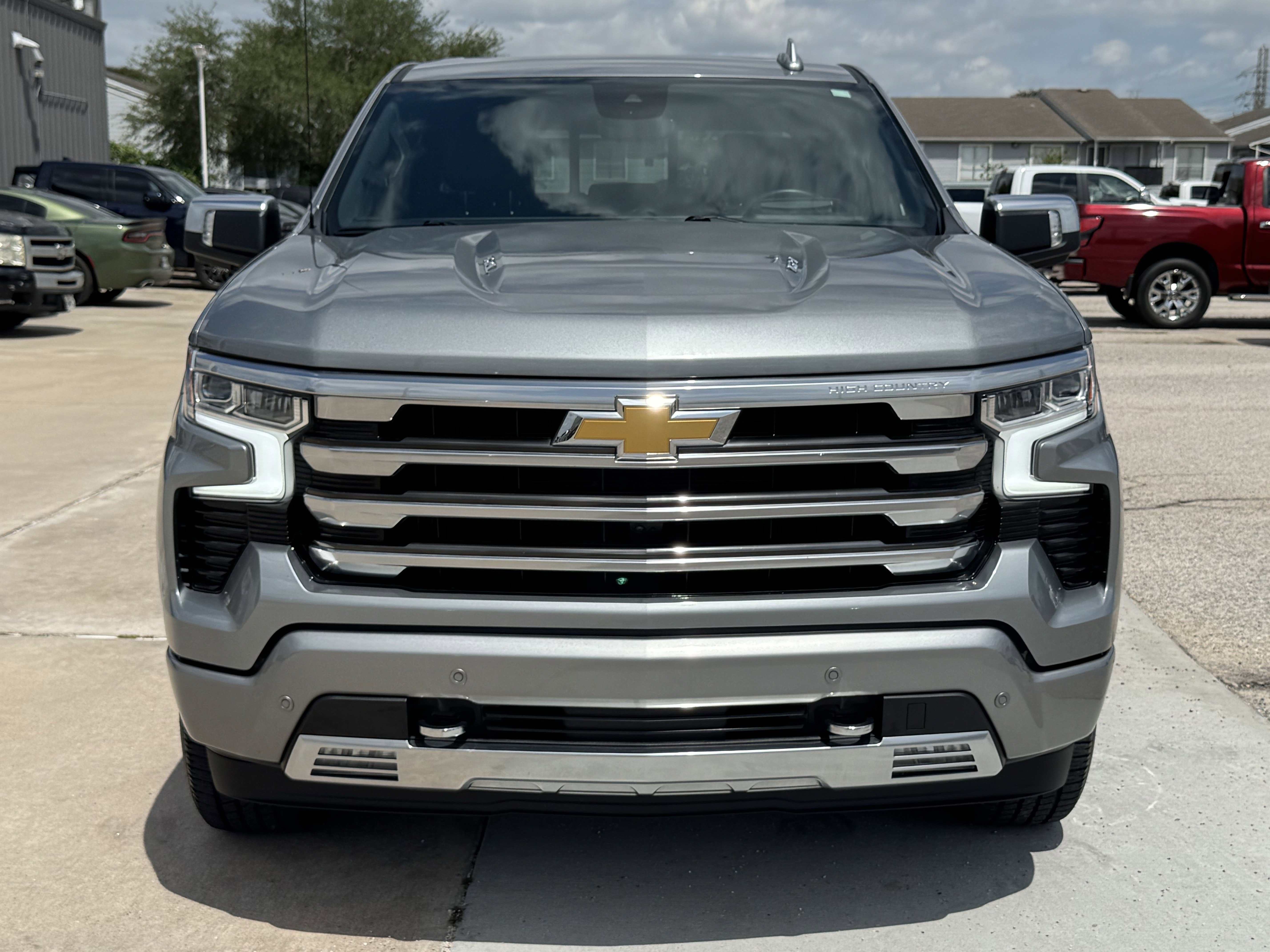 Used 2024 Chevrolet Silverado 1500 High Country w/ Technology Package AWD/4WD image 3