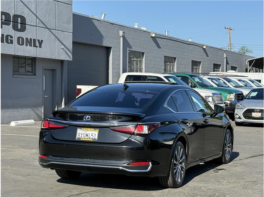 Used 2021 Lexus ES 300h w/ Premium Package image 30