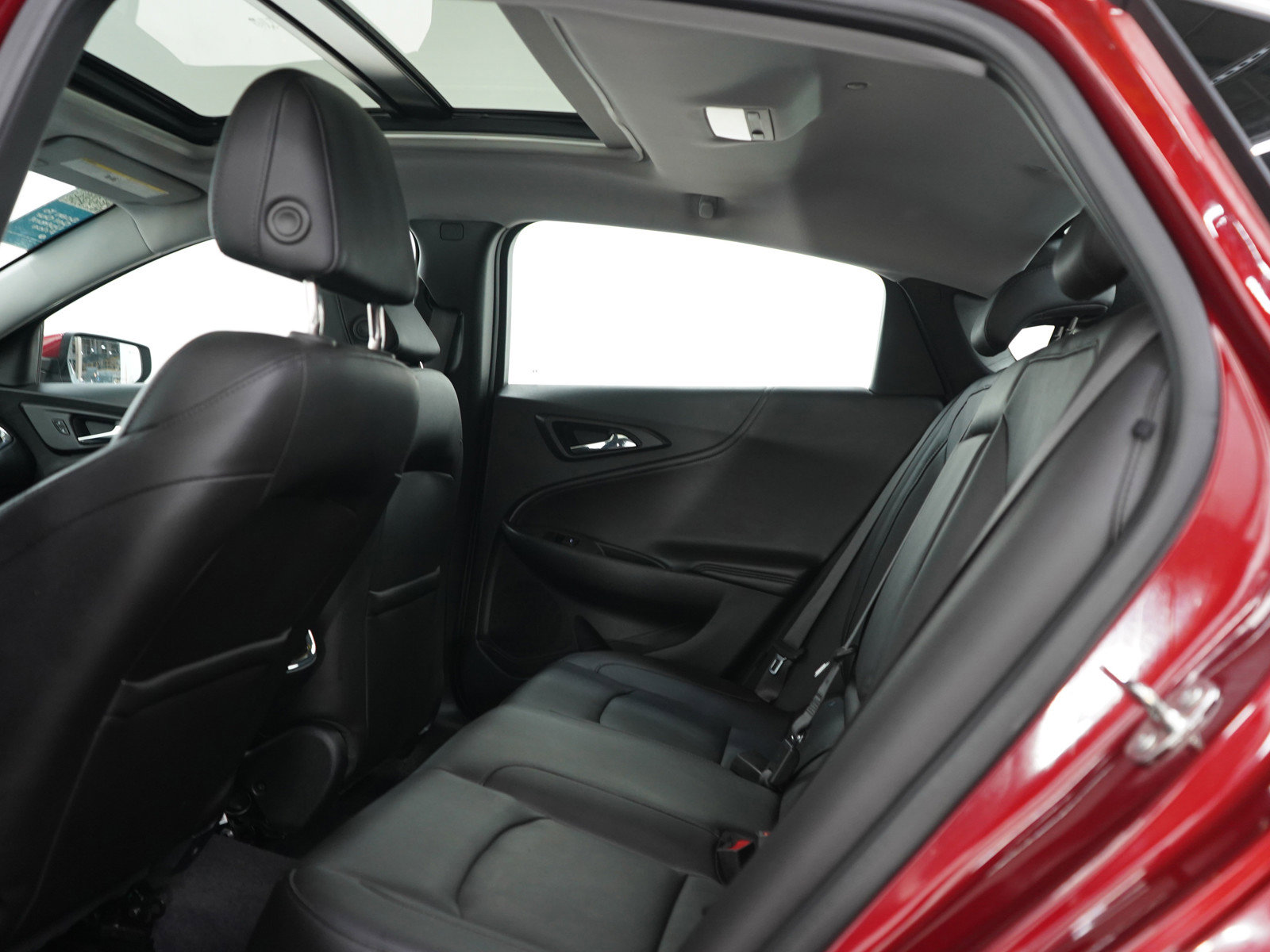 Used 2019 Chevrolet Malibu LT w/ Leather Package FWD image 16