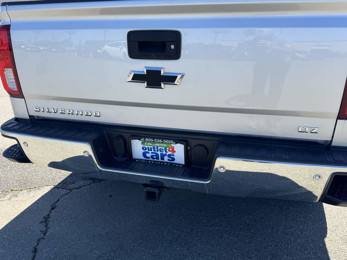 Used 2017 Chevrolet Silverado 1500 LTZ w/ LTZ Plus Package AWD/4WD image 9