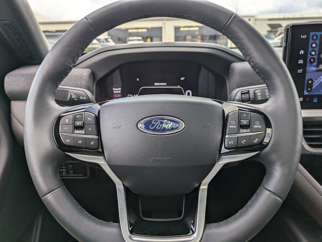 Certified 2026 Ford Explorer Platinum RWD image 30