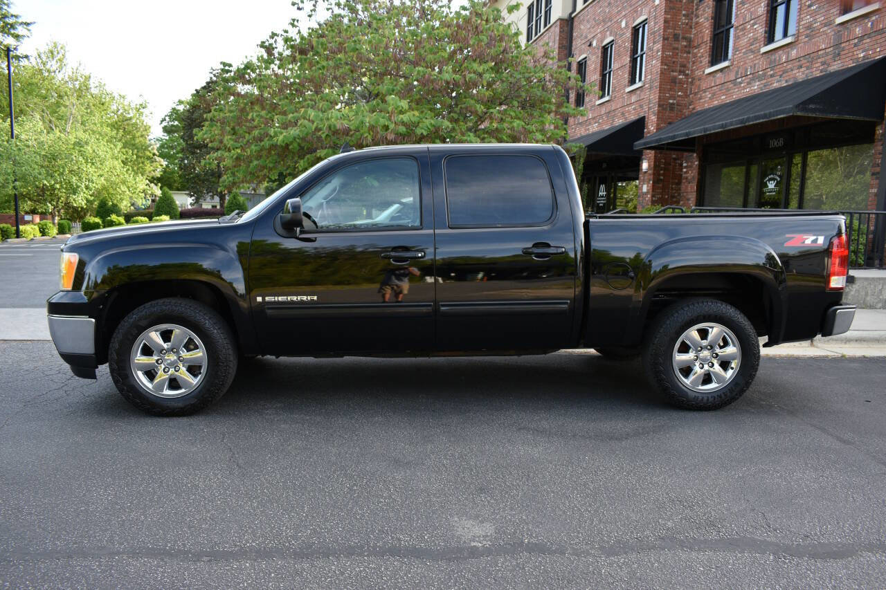 Used 2009 GMC Sierra 1500 SLT w/ Suspension Package, Off-Road image 4