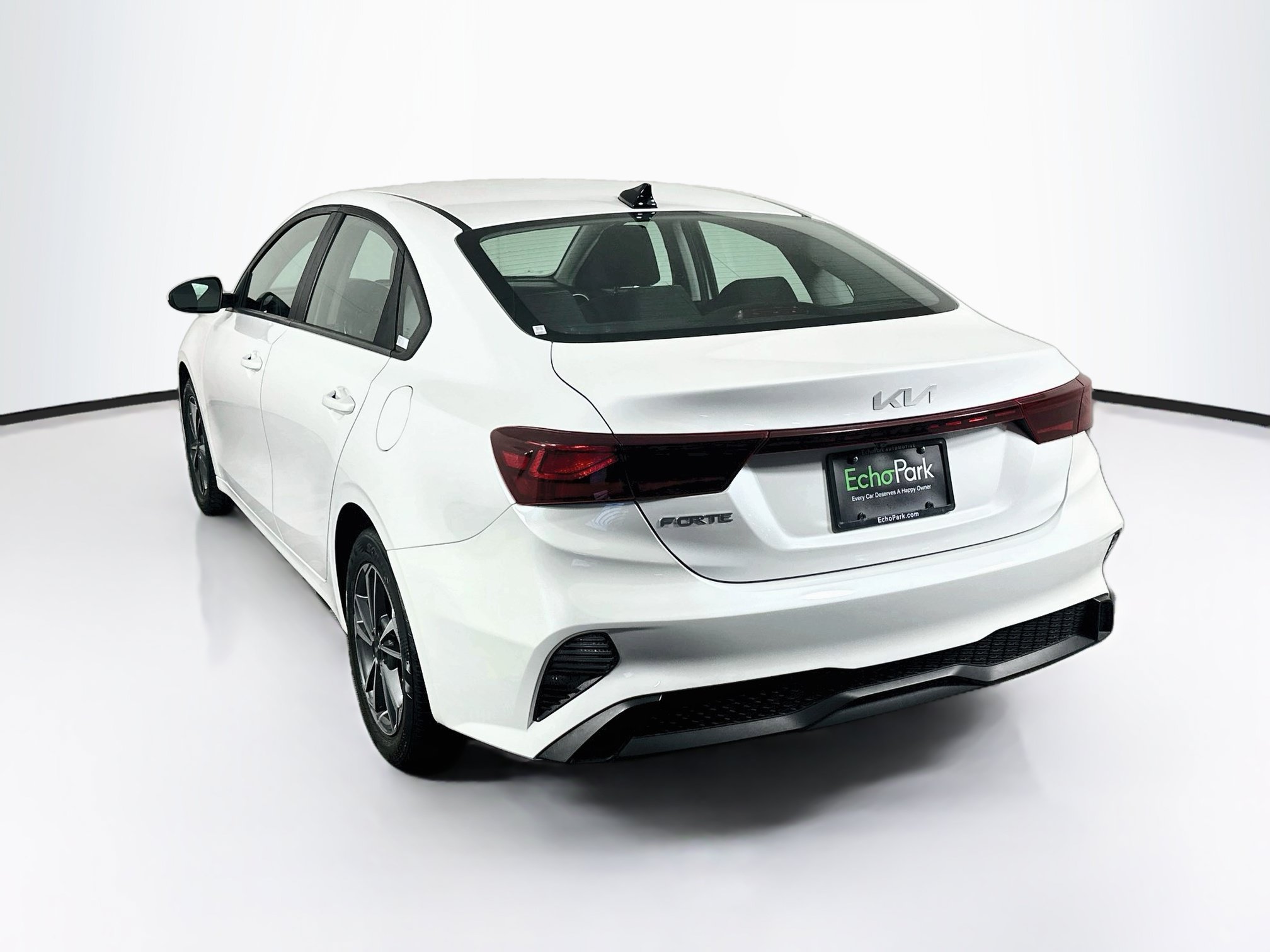 Used 2024 Kia Forte LXS FWD image 5