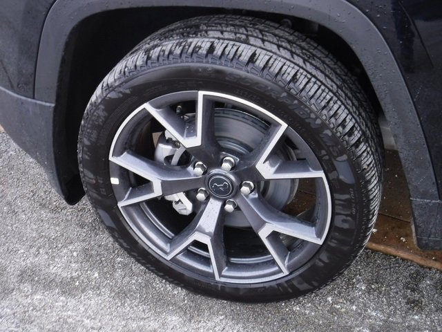 New 2026 Jeep Cherokee Overland image 5