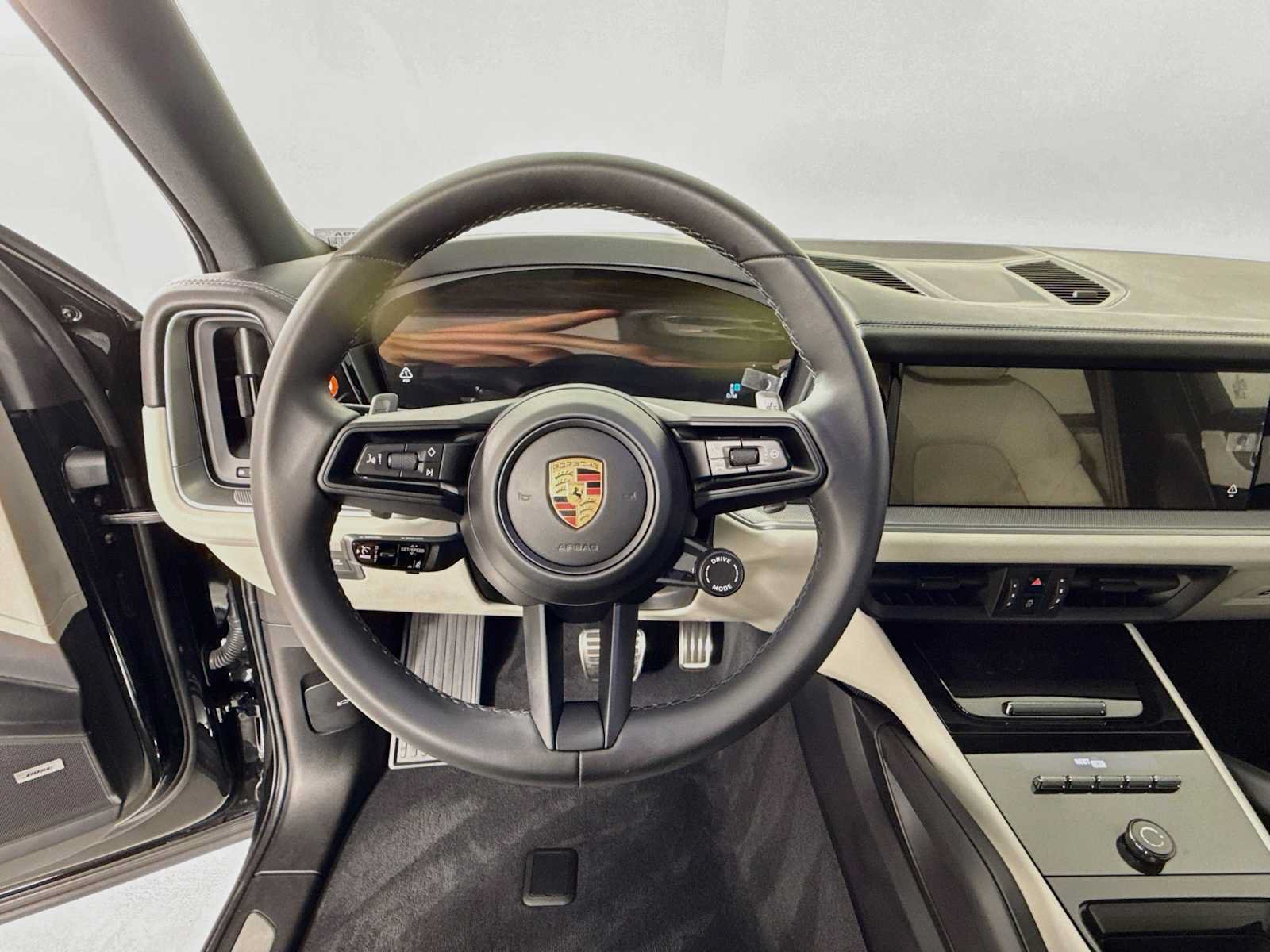 Certified 2025 Porsche Cayenne S AWD/4WD image 15