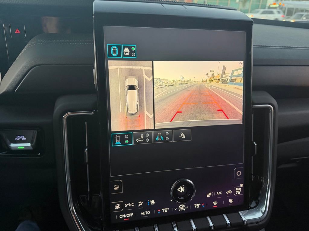 Used 2025 GMC Yukon XL Denali image 10