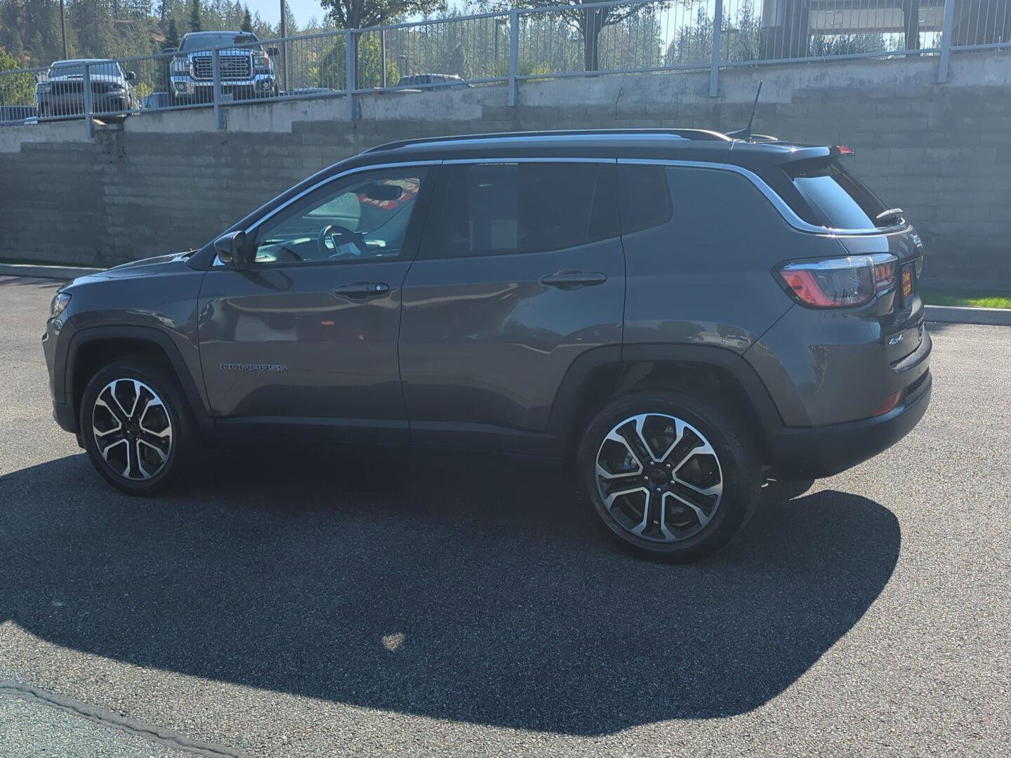 Used 2022 Jeep Compass Limited w/ Sun and Sound Group image 4