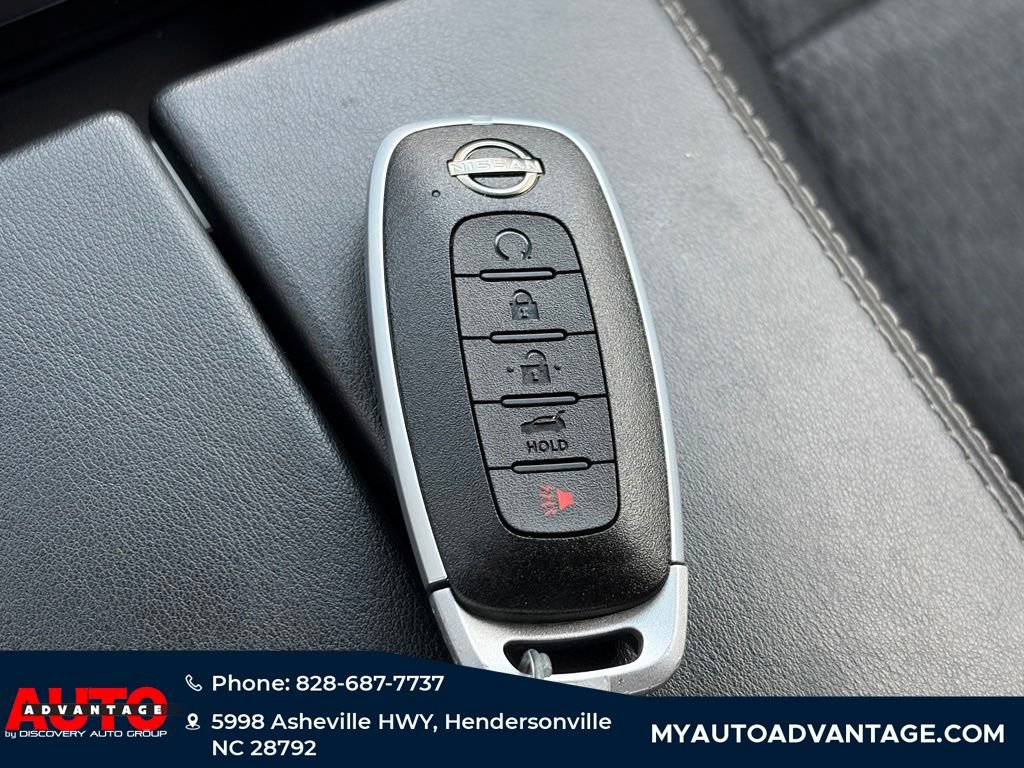 Used 2025 Nissan Rogue SV AWD/4WD image 18