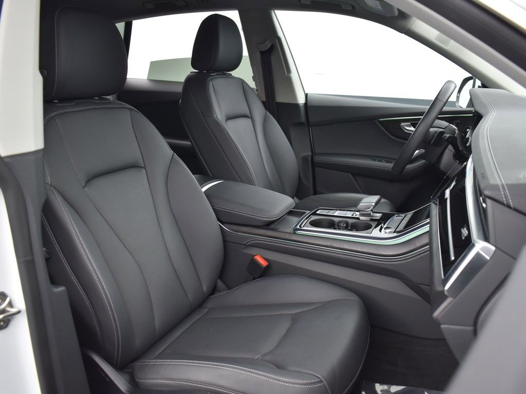 Used 2023 Audi Q8 Premium Plus image 32