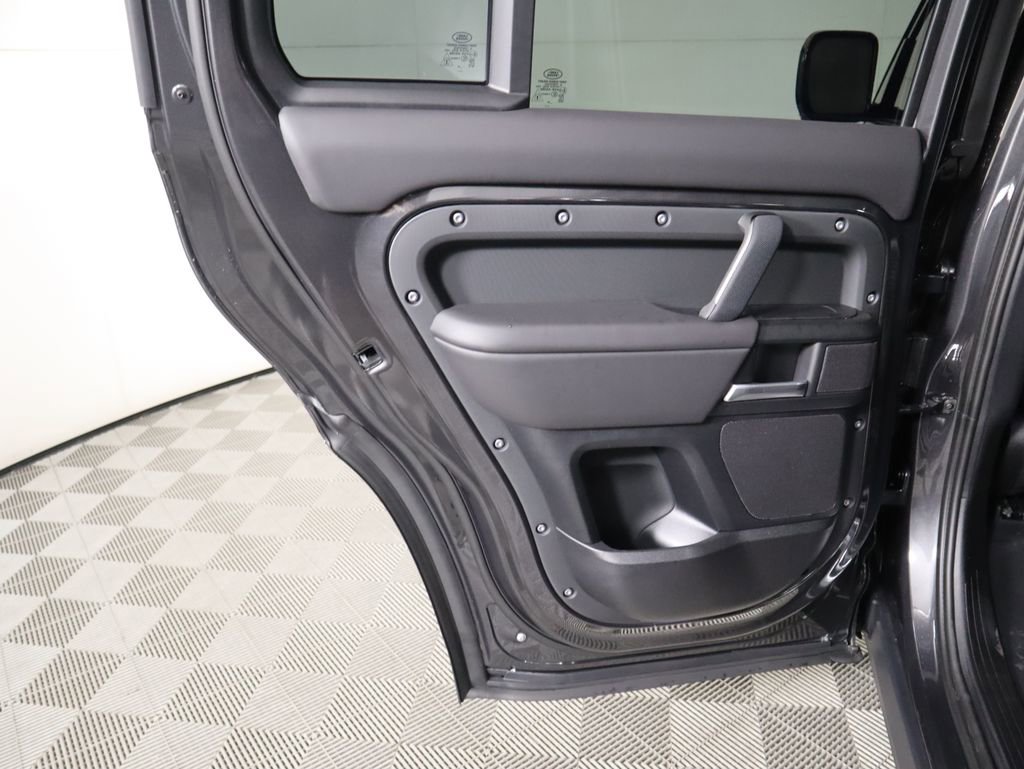New 2026 Land Rover Defender 110 V8 image 27