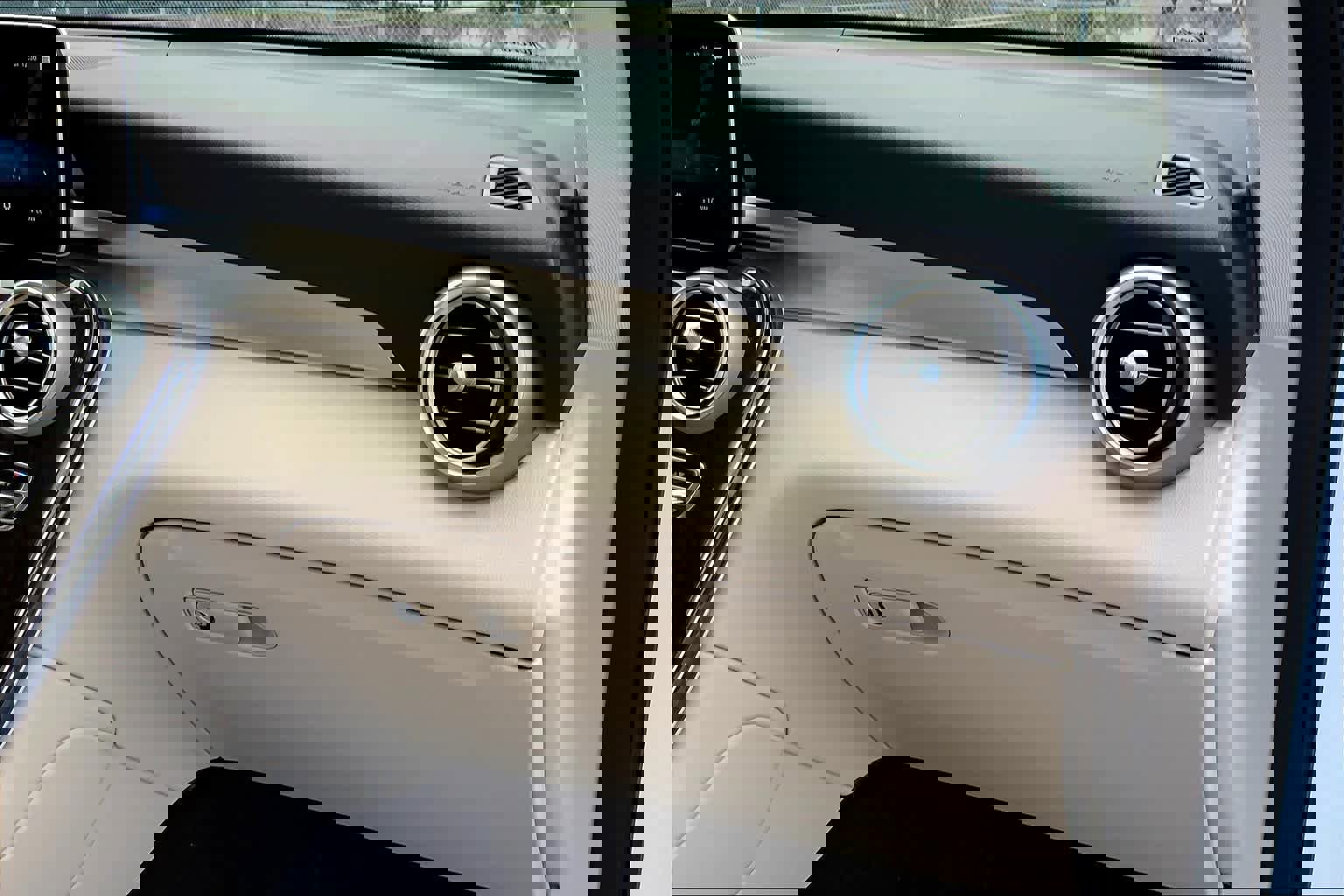 Certified 2022 Mercedes-Benz GLC 300 image 17