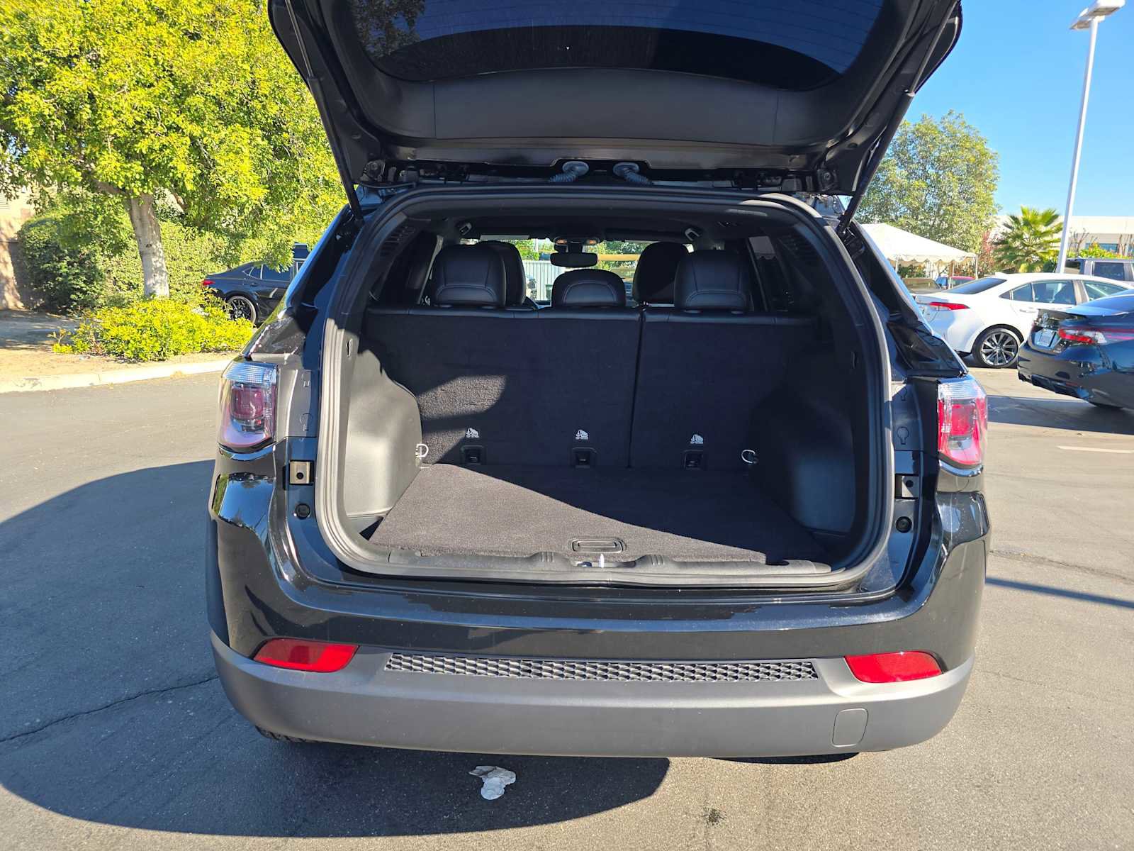 Used 2023 Jeep Compass Latitude image 16