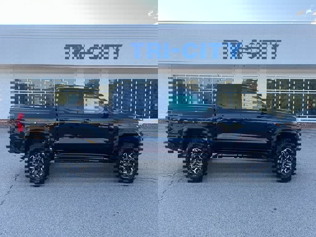 New 2025 Chevrolet Colorado ZR2 image 14
