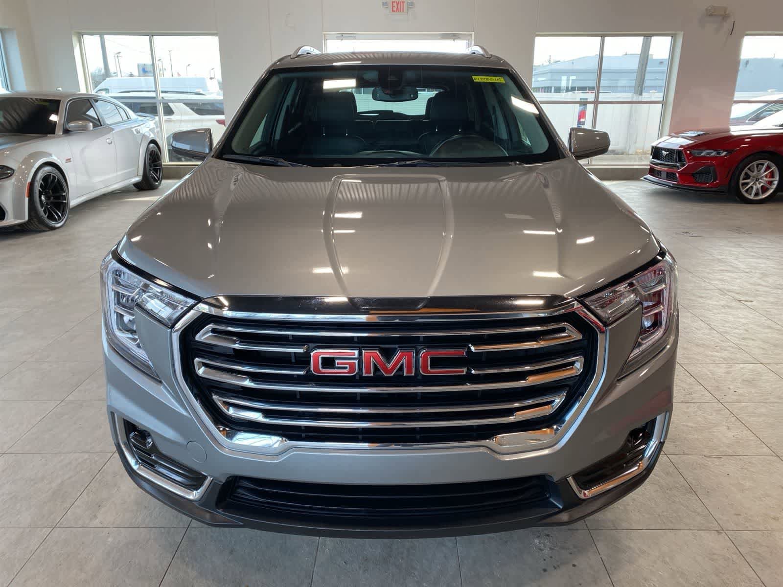 Used 2024 GMC Terrain SLT FWD image 8