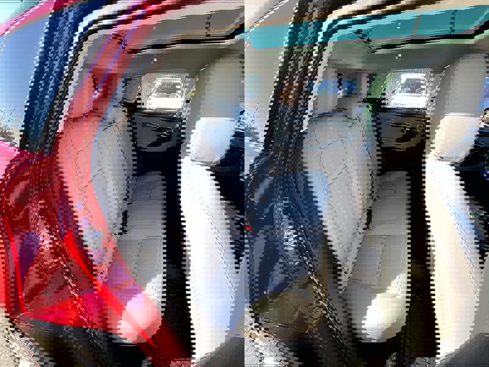 Used 2020 Land Rover Range Rover Evoque SE image 28