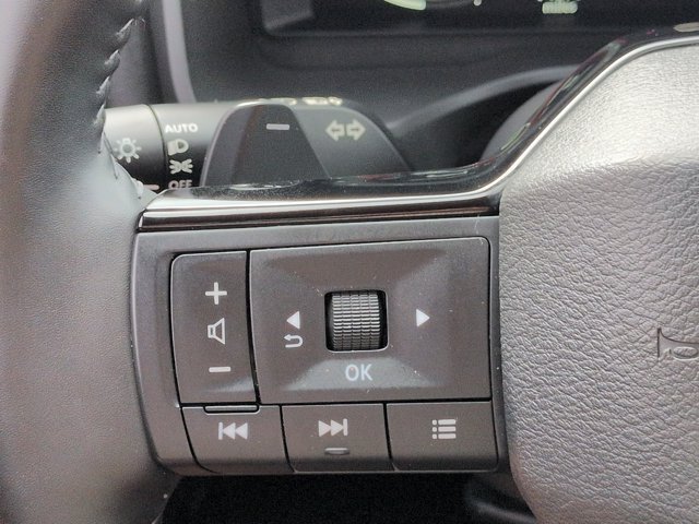 Used 2025 Nissan Rogue SL FWD image 26