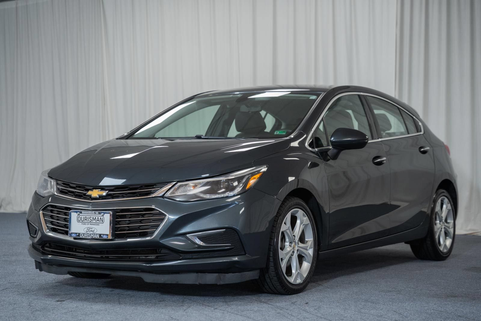 Used 2018 Chevrolet Cruze Premier FWD image 3