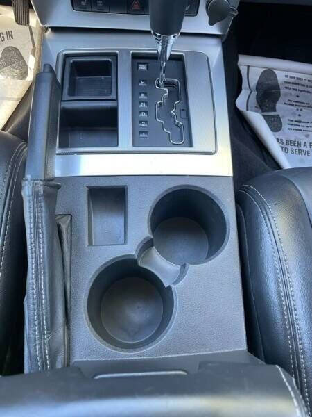 Used 2010 Jeep Liberty Limited w/ Tire & Wheel Group RWD image 16