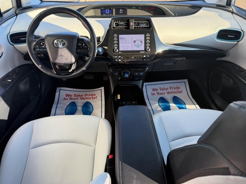 Used 2022 Toyota Prius XLE image 13