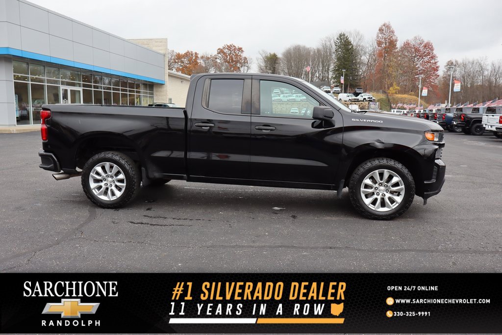 Used 2021 Chevrolet Silverado 1500 Custom image 1