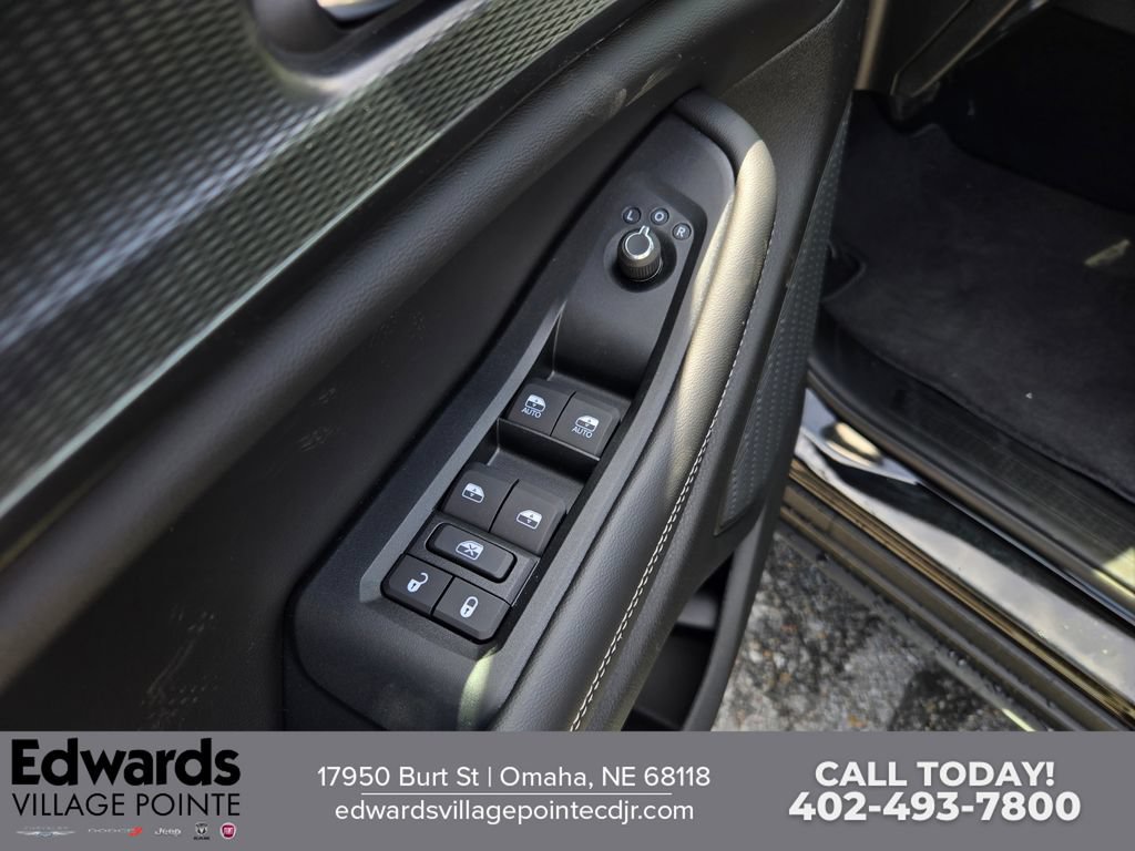 New 2026 Jeep Grand Cherokee L Laredo AWD/4WD image 11