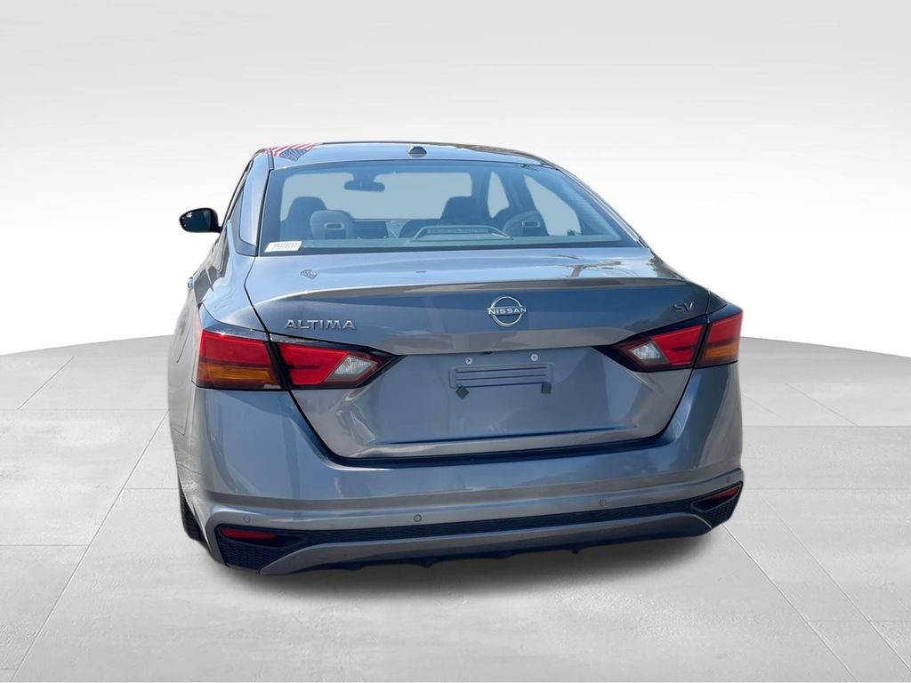 Used 2024 Nissan Altima 2.5 SV FWD image 7