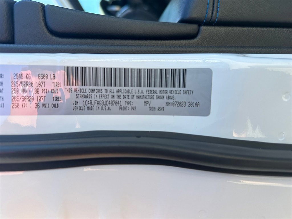 Used 2018 Jeep Grand Cherokee Laredo image 30