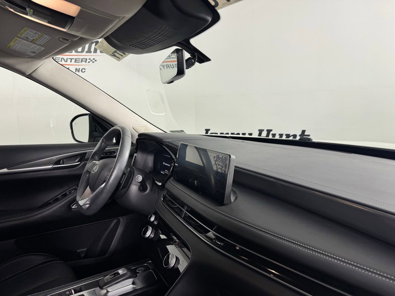 Used 2023 INFINITI QX60 Luxe w/ Performance Audio Package image 35