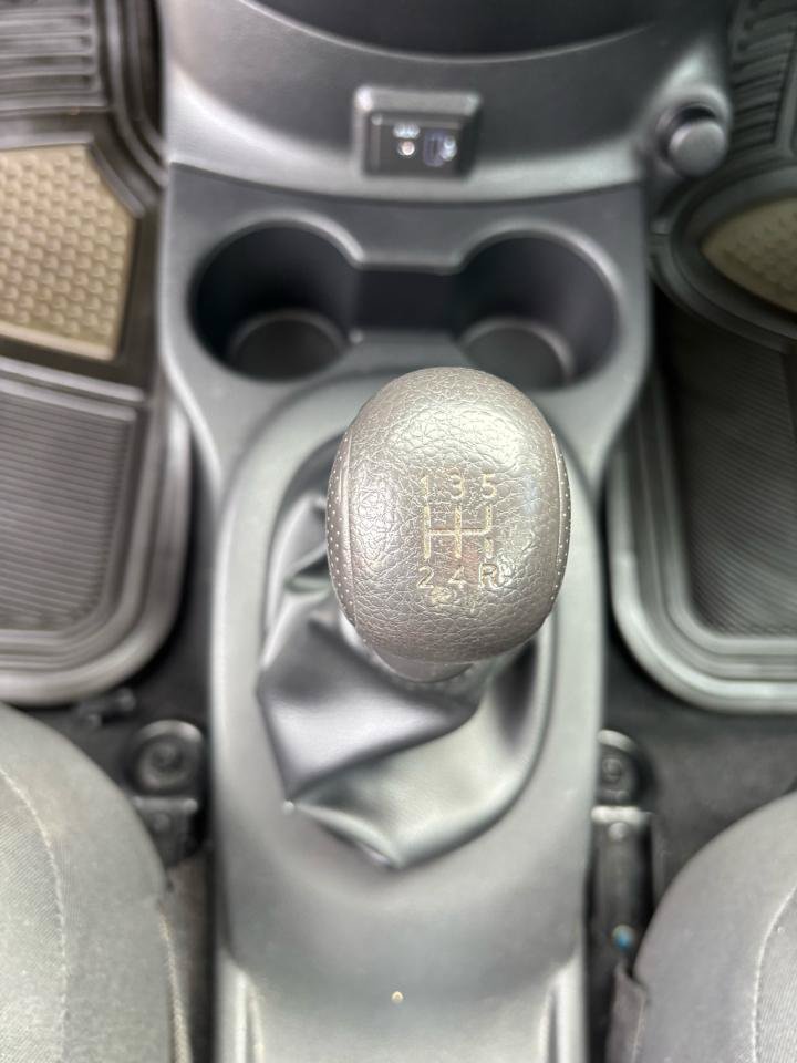 Used 2019 Nissan Versa S FWD image 17