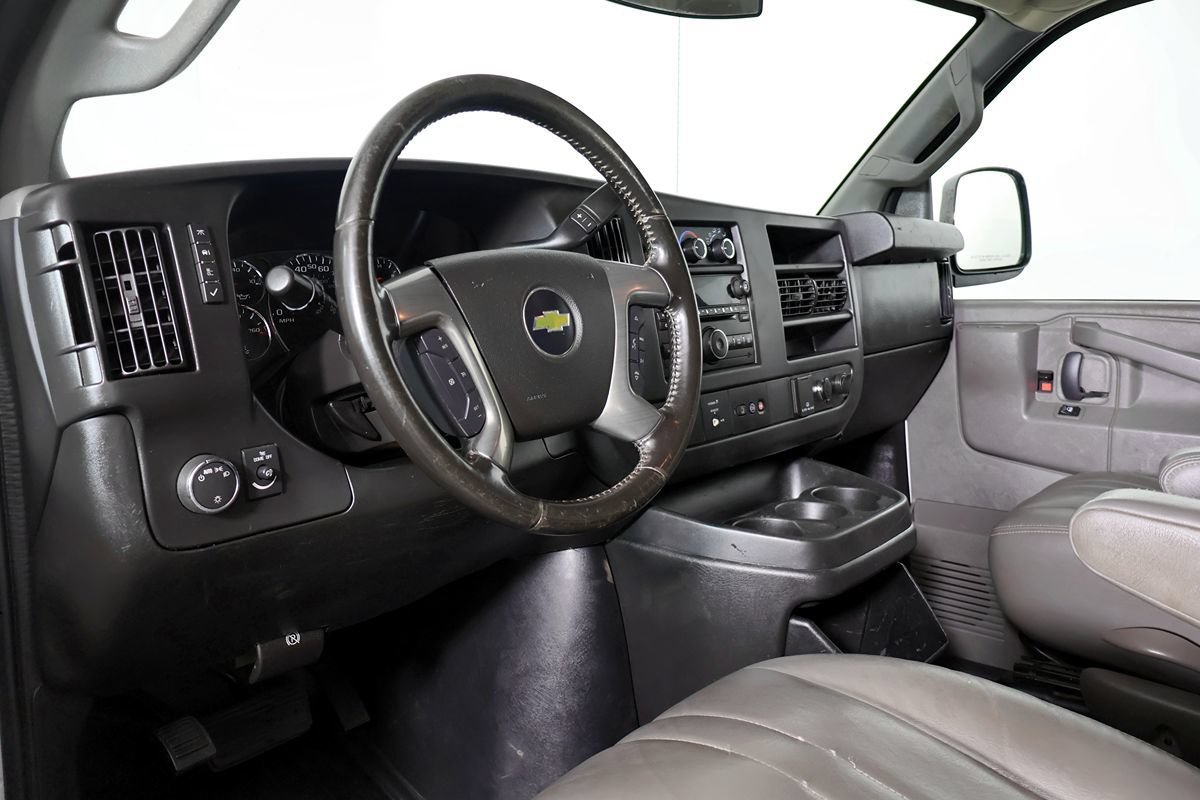 Used 2016 Chevrolet Express 3500 LS RWD image 16