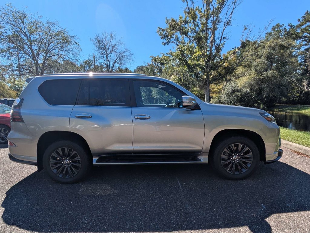 Used 2023 Lexus GX 460 Premium AWD/4WD image 3