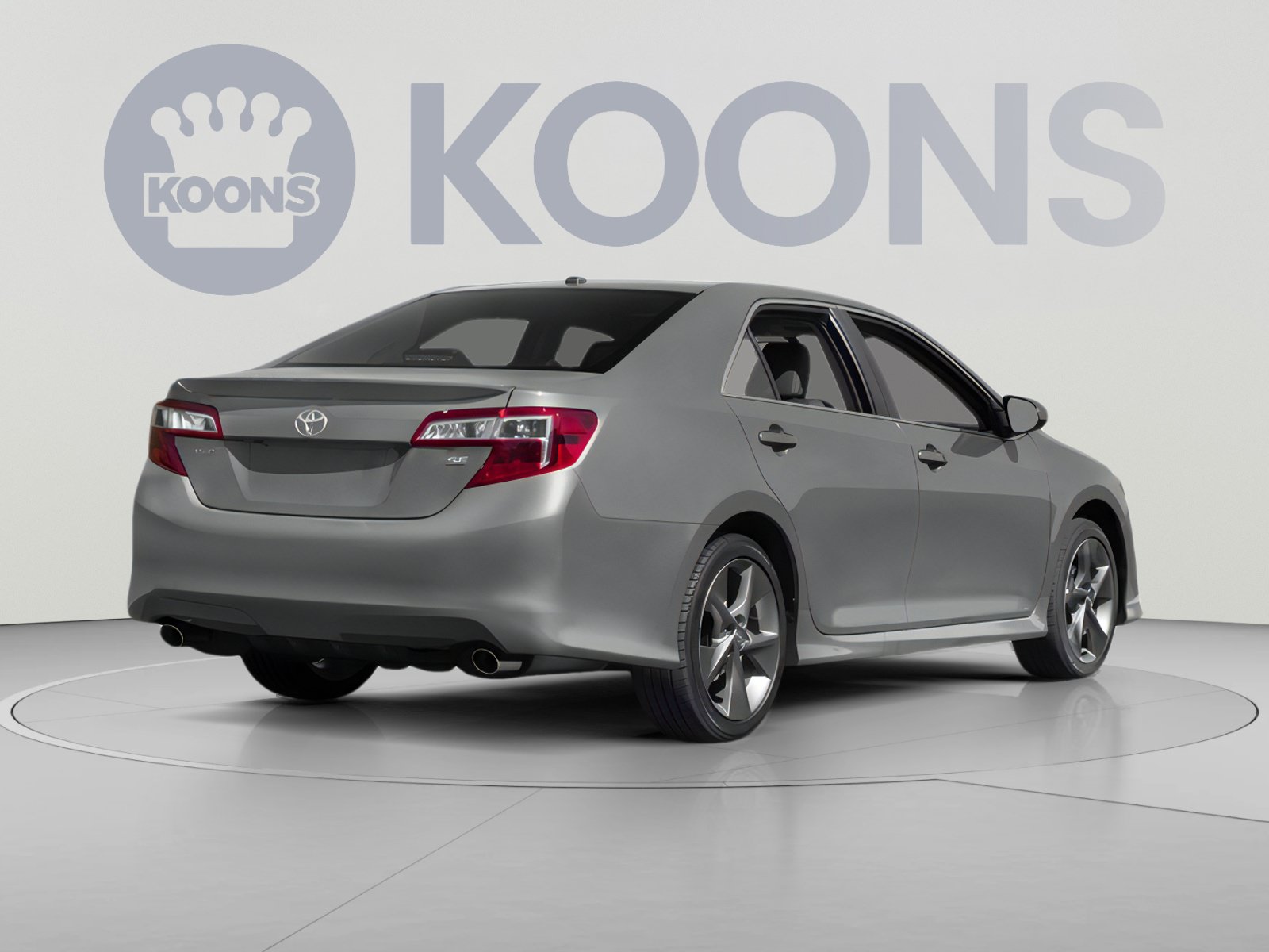 Used 2014 Toyota Camry LE FWD image 2