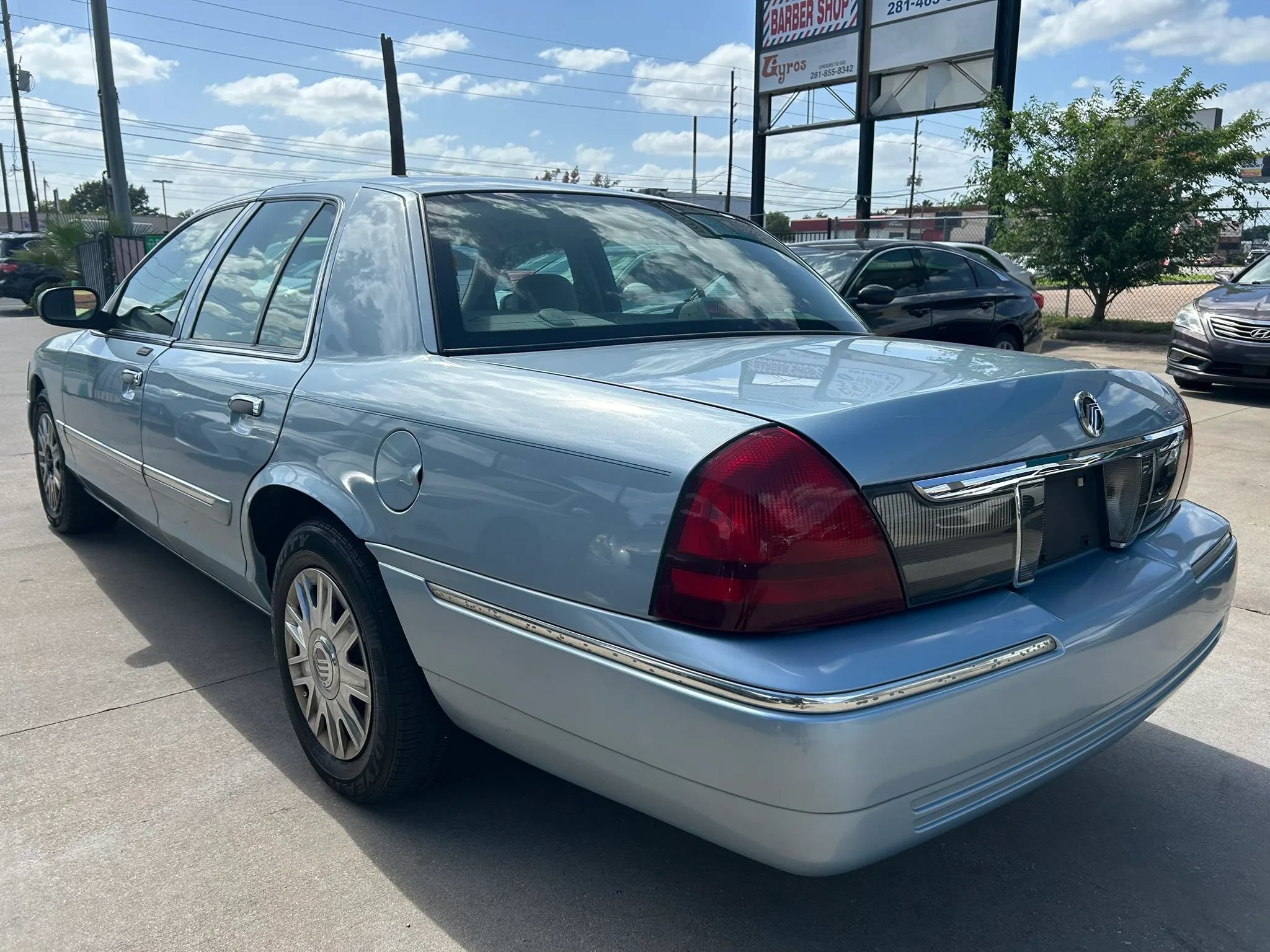 Used 2006 Mercury Grand Marquis GS RWD image 3