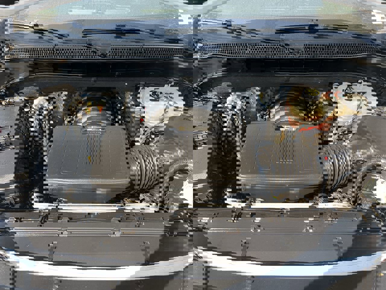 Used 2021 Chevrolet Suburban RST w/ Luxury Package AWD/4WD image 36