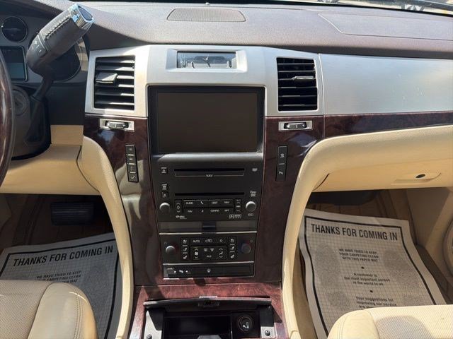 Used 2008 Cadillac Escalade ESV AWD image 21