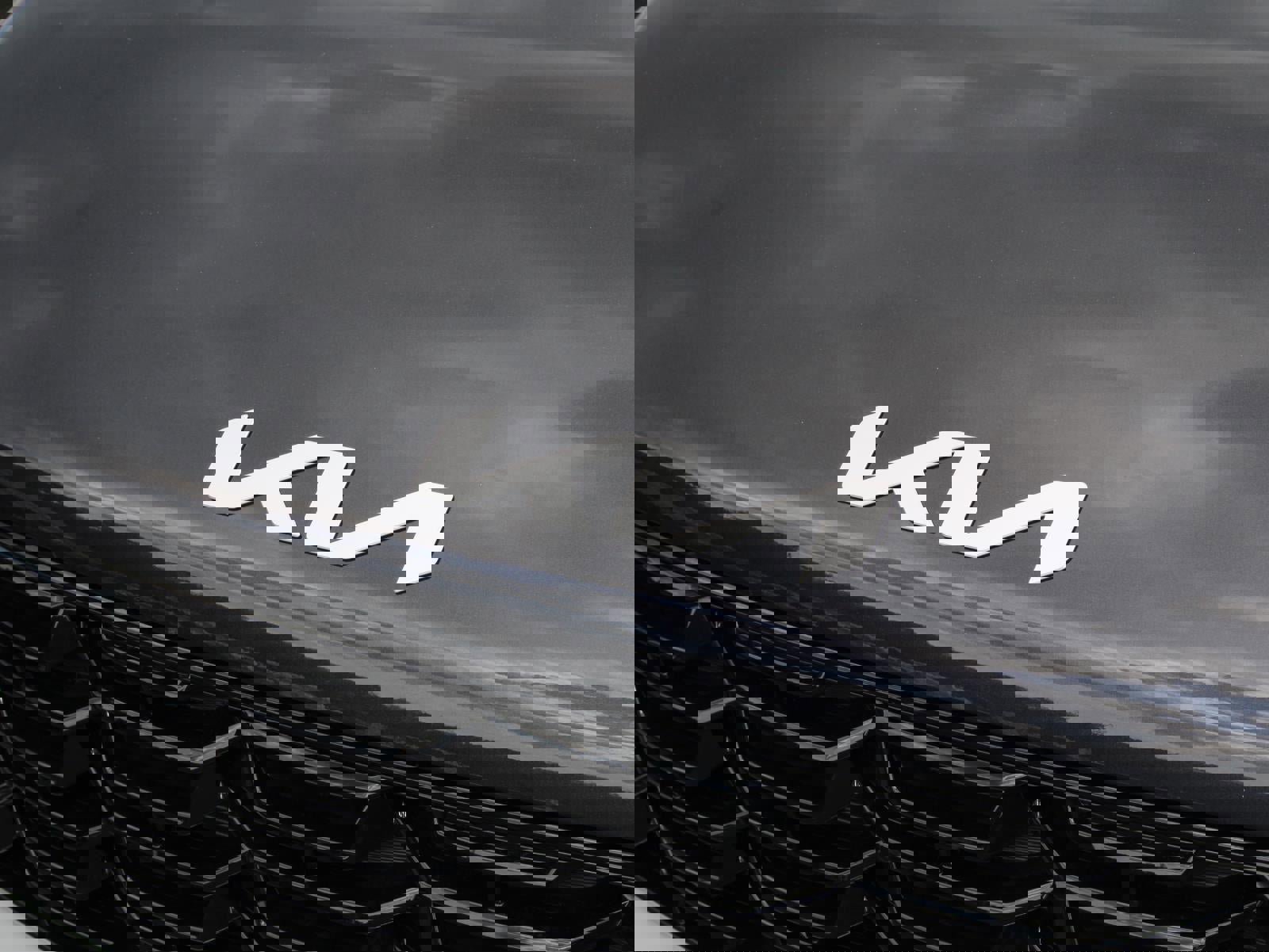 New 2026 Kia Sorento S w/ S Panoramic Sunroof Package image 3