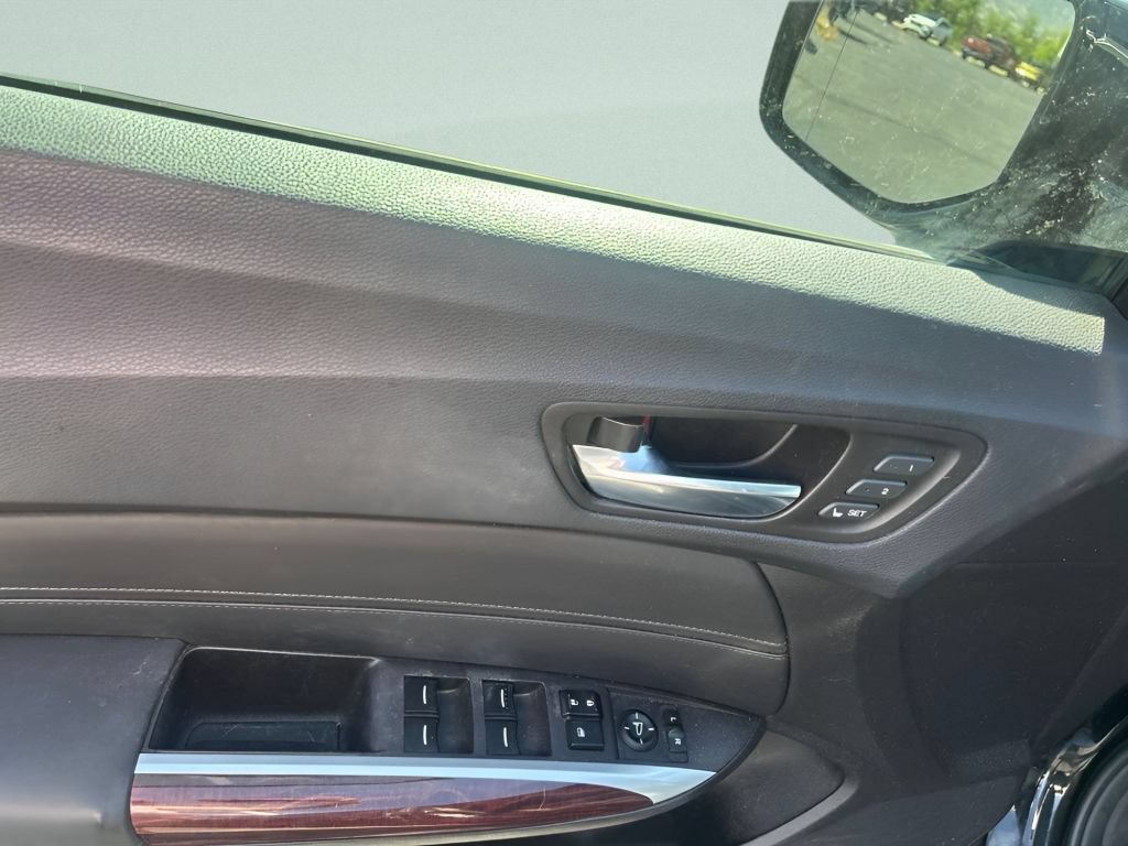 Used 2016 Acura TLX w/ Technology Package FWD image 16