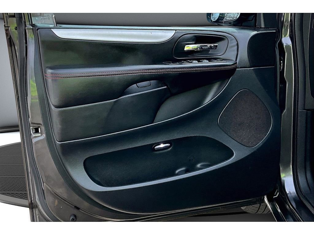 Used 2018 Dodge Grand Caravan GT FWD image 21
