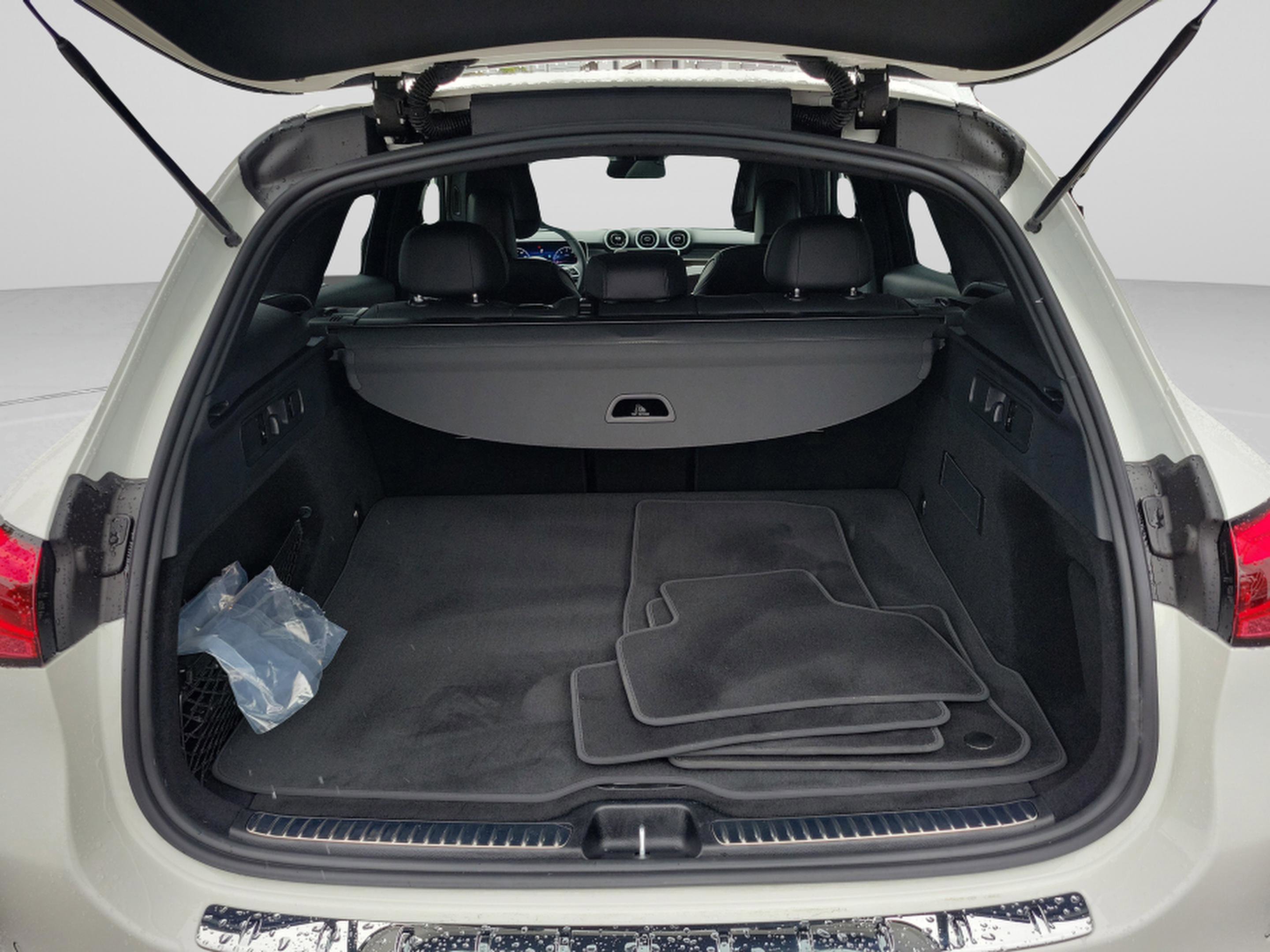 Certified 2026 Mercedes-Benz GLC 300 image 5