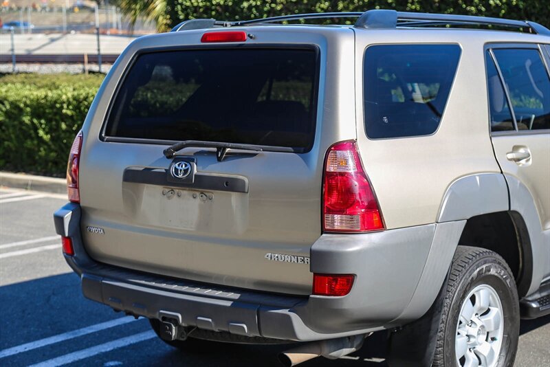 Used 2003 Toyota 4Runner SR5 RWD image 12