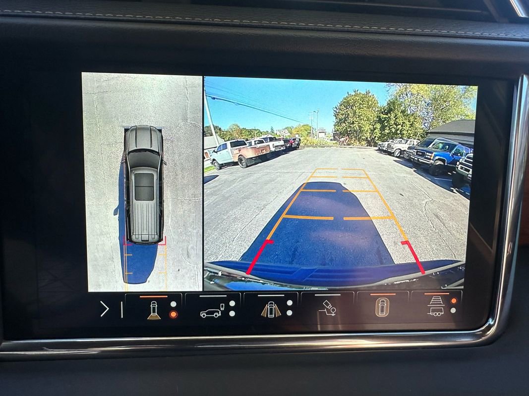 Used 2023 GMC Yukon Denali Ultimate image 18