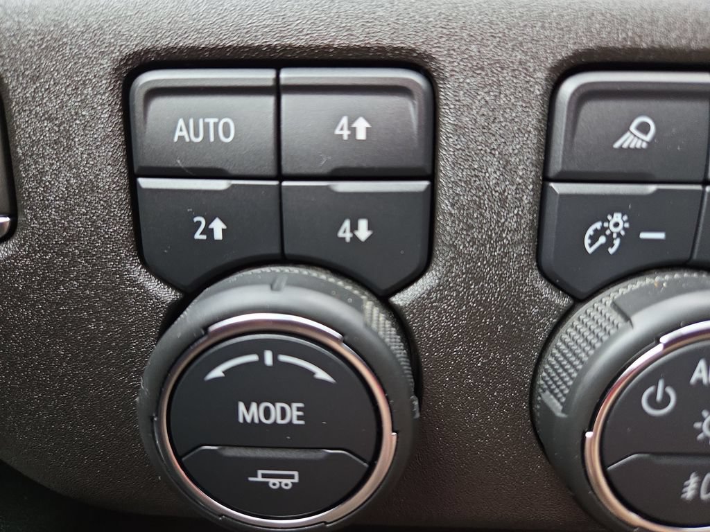 Certified 2024 Chevrolet Silverado 1500 High Country w/ Technology Package AWD/4WD image 22
