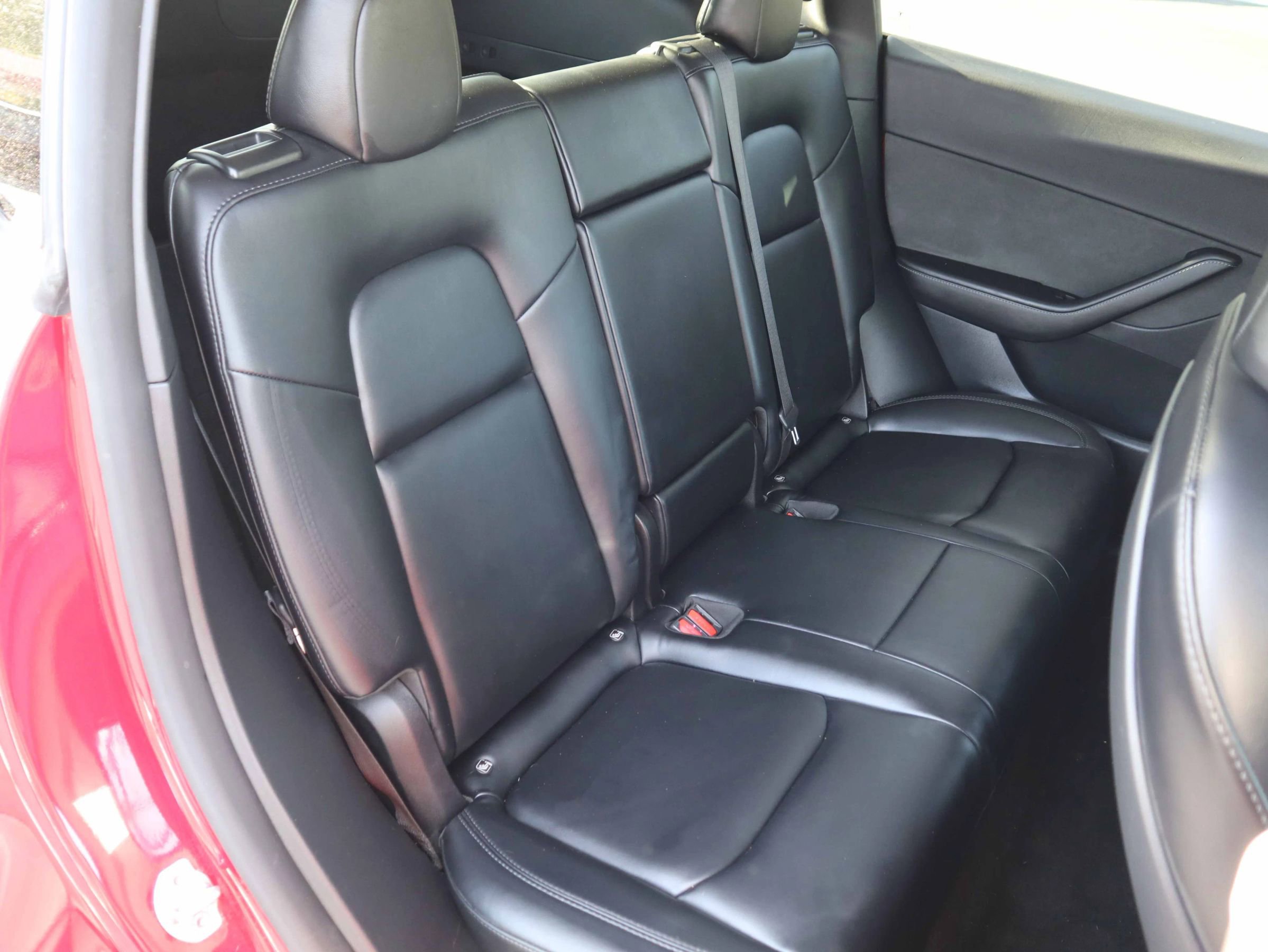 Used 2022 Tesla Model Y Long Range image 4