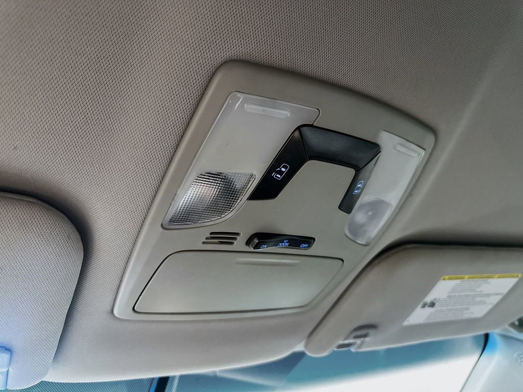 Used 2017 Toyota Sienna LE image 32