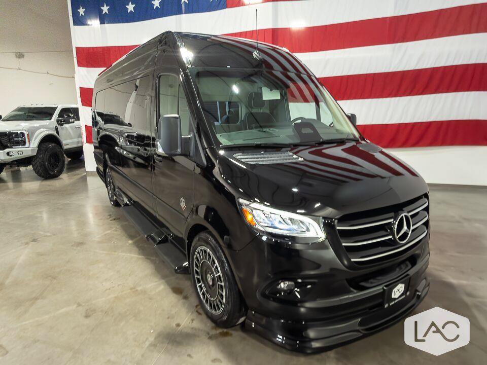 Used 2025 Mercedes-Benz Sprinter 3500 image 4
